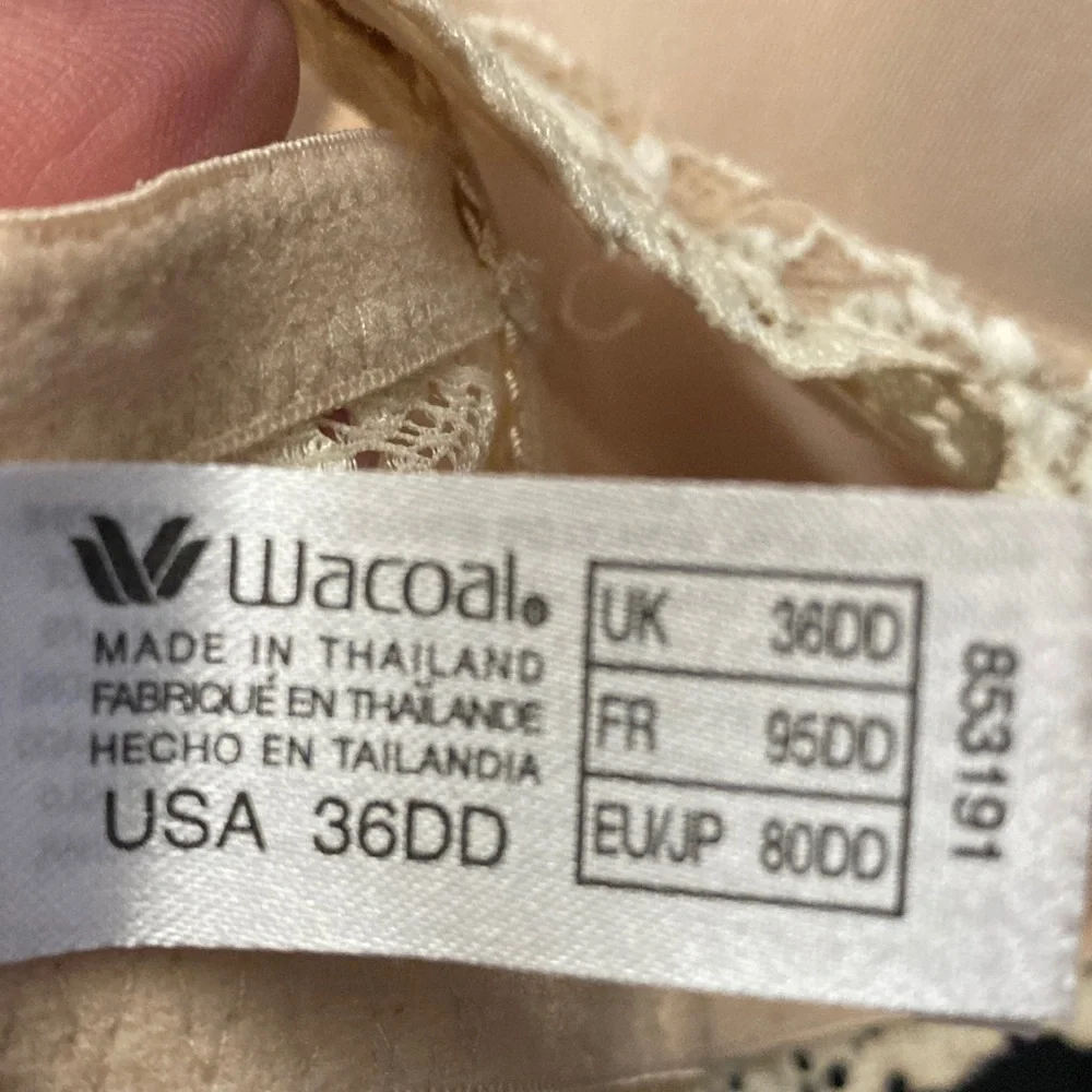 Wacoal Smooth Nude Lace-Trim Bra‎ 36DD